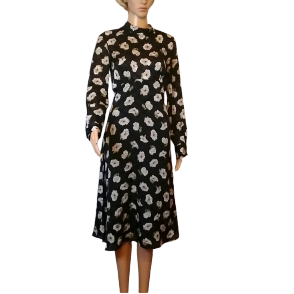 Flattering Zara 2 toned black flowered dress with collar and long button sleeves